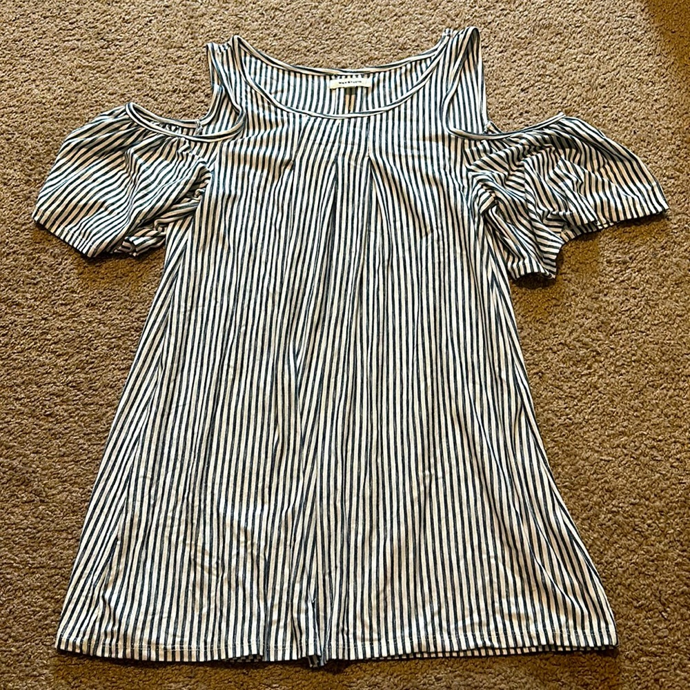 Max Studio off shoulder top